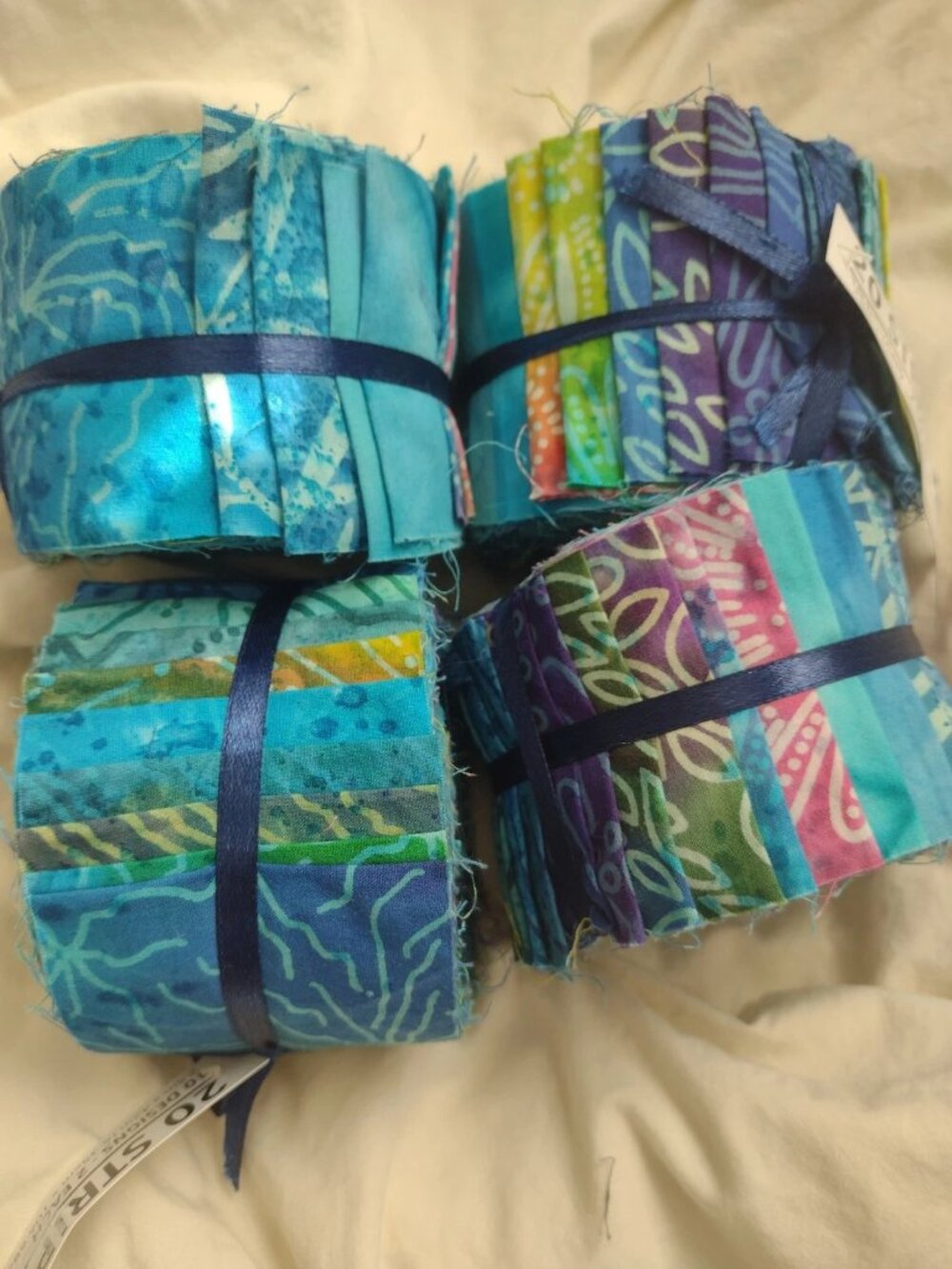 Jo-Ann Multiblender Batik Jelly Roll Fabric 20 Strips 2.5"x 42" 100% Cotton